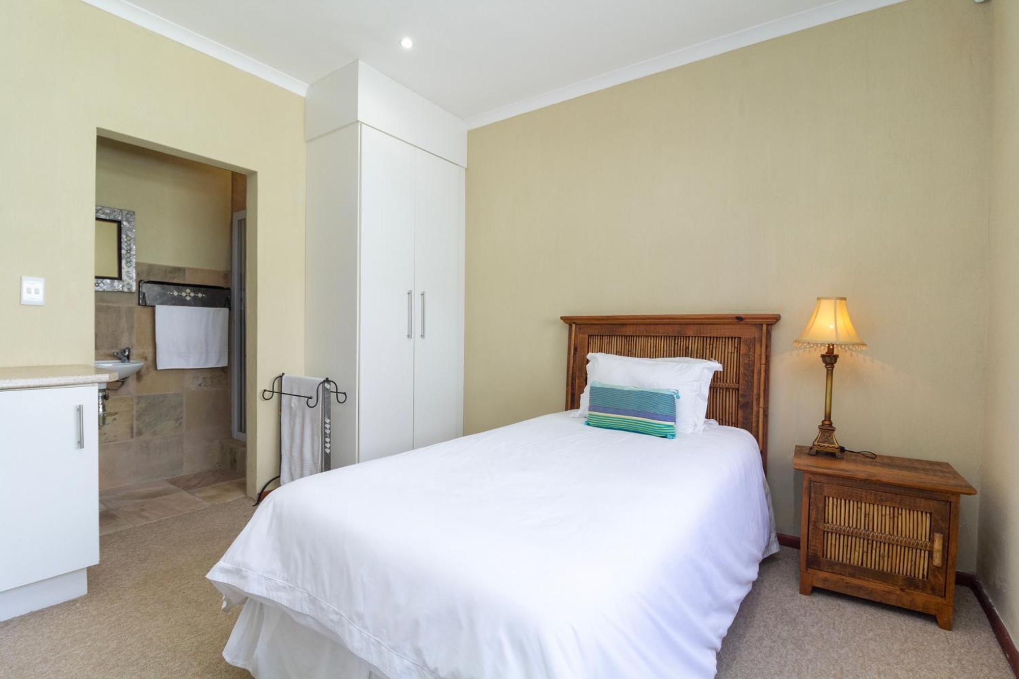 Whale Waters Self Catering Gansbaai De Kelders Exterior foto